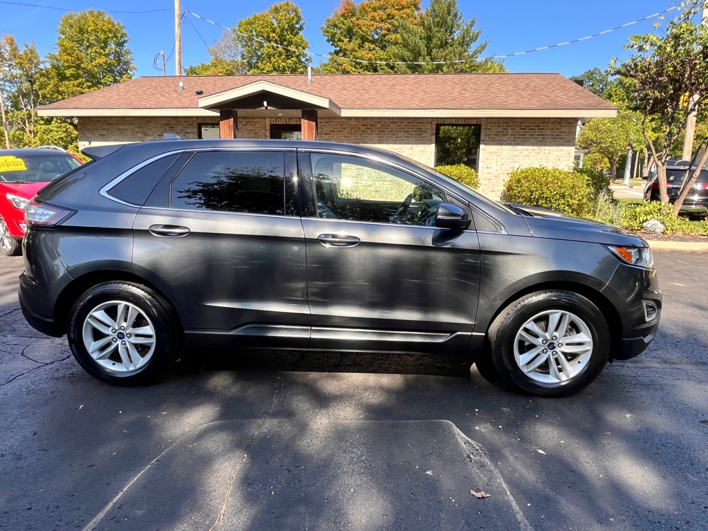 2017 Ford Edge Image 9