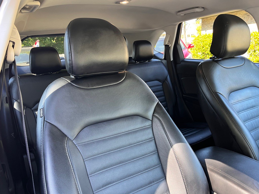 2017 Ford Edge Image 12