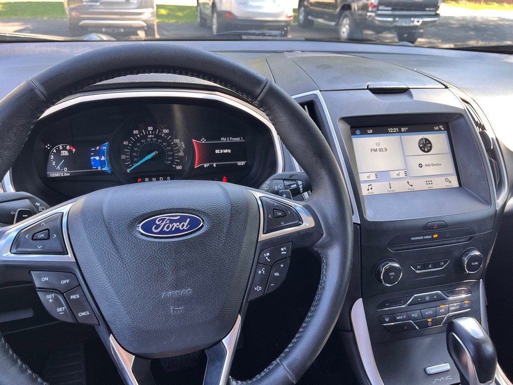 2017 Ford Edge Image 17