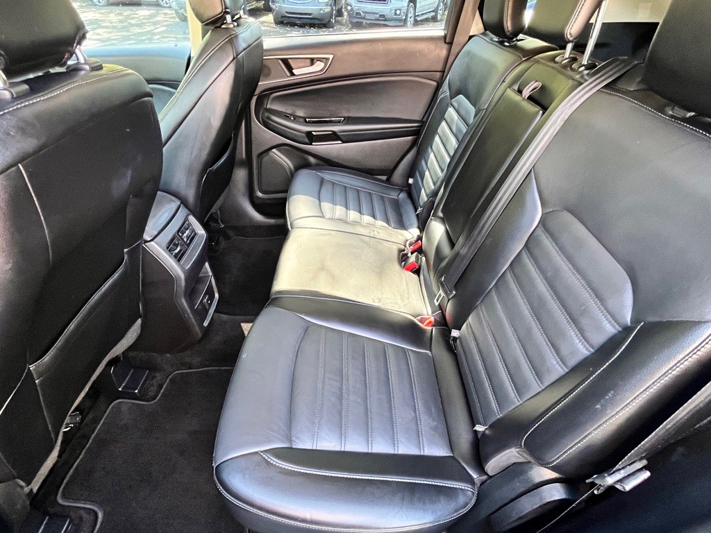 2017 Ford Edge Image 23