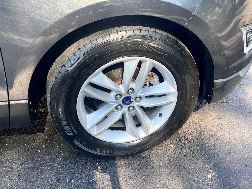 2017 Ford Edge Image 31