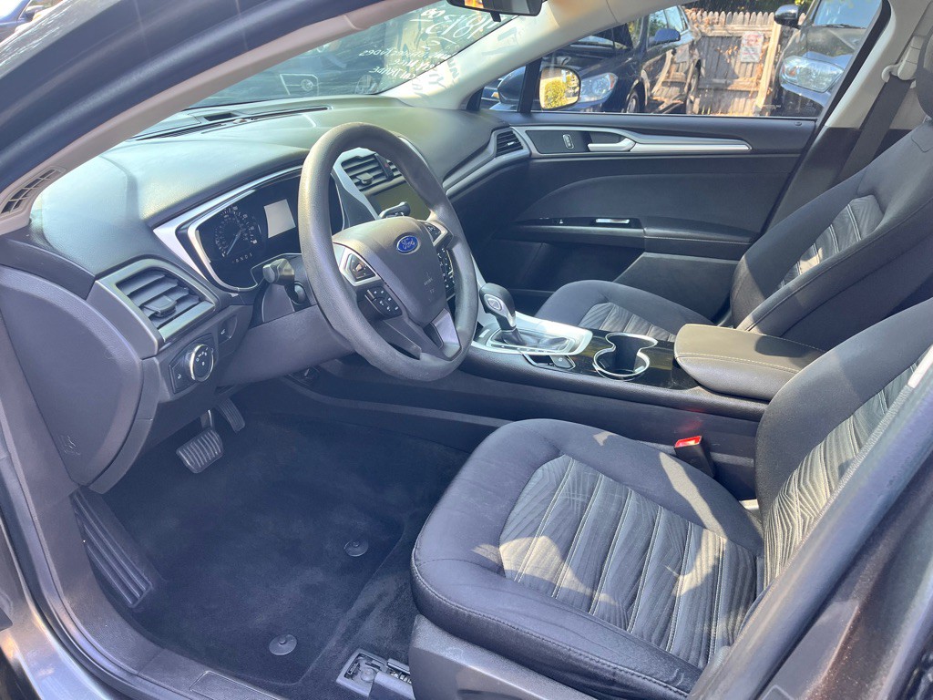 2016 Ford Fusion Image 16