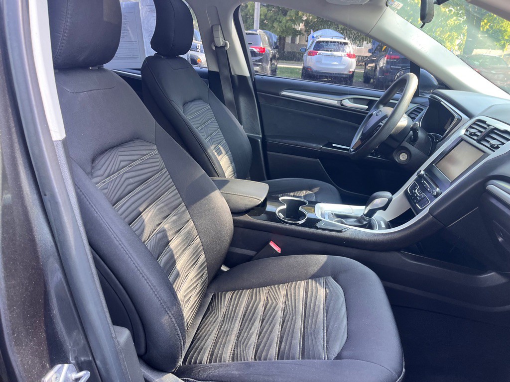 2016 Ford Fusion Image 21