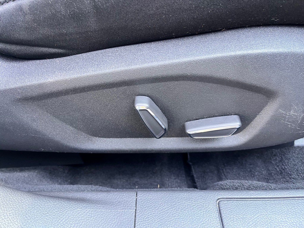 2016 Ford Fusion Image 25