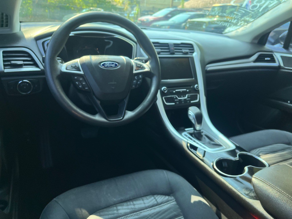 2016 Ford Fusion Image 26