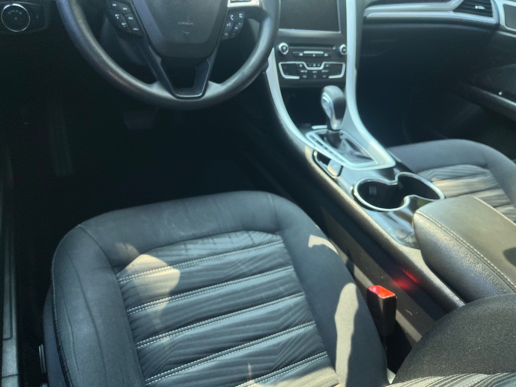 2016 Ford Fusion Image 29