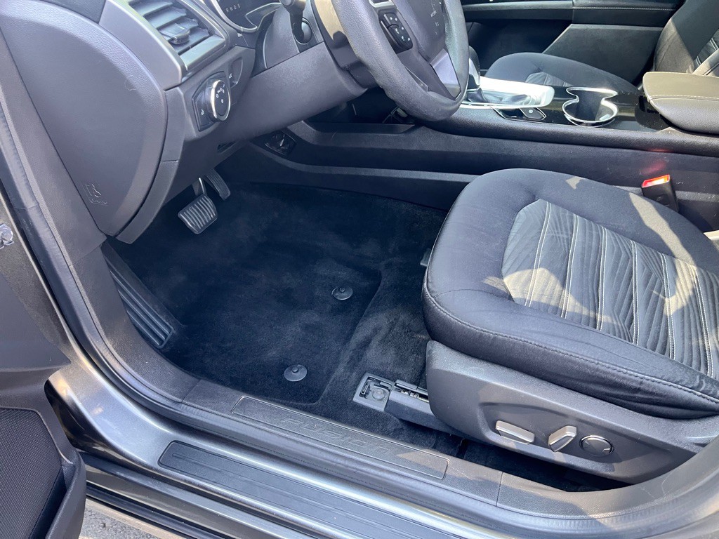 2016 Ford Fusion Image 41