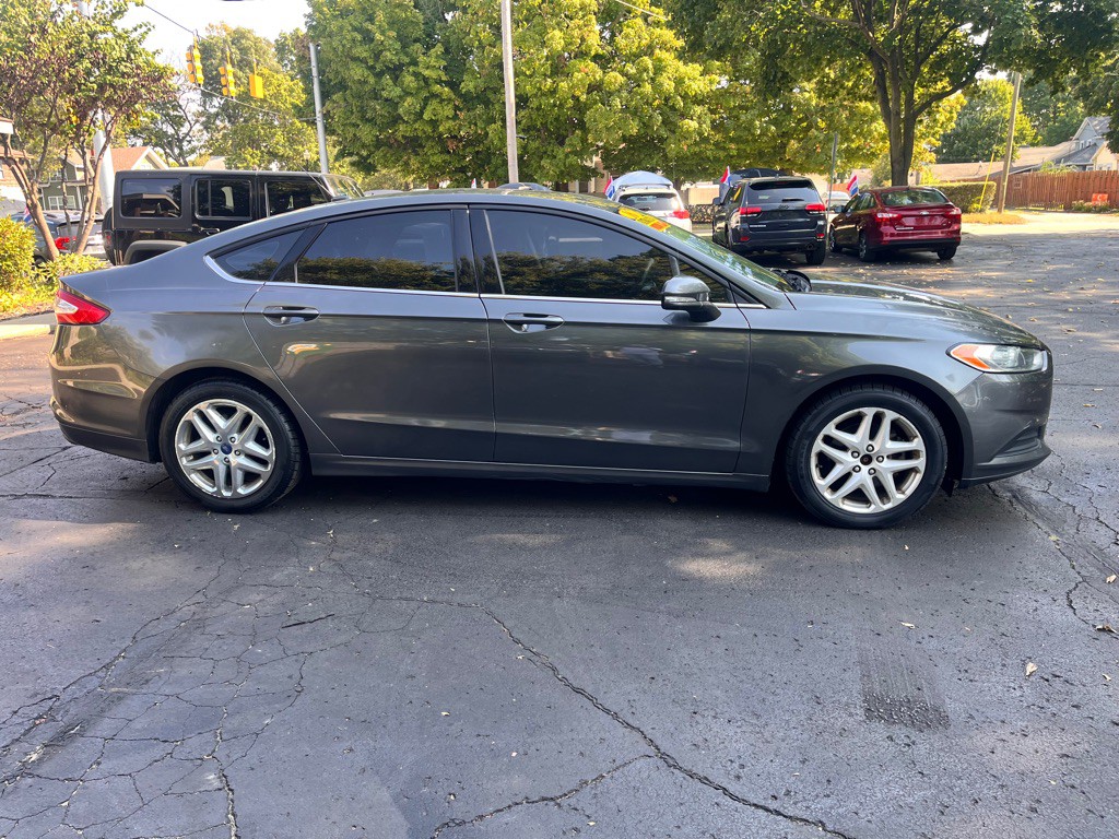 2016 Ford Fusion Image 8