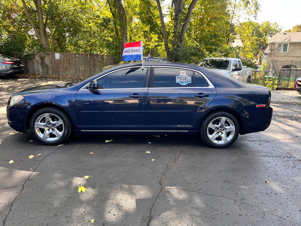 2010 Chevrolet Malibu Image 3