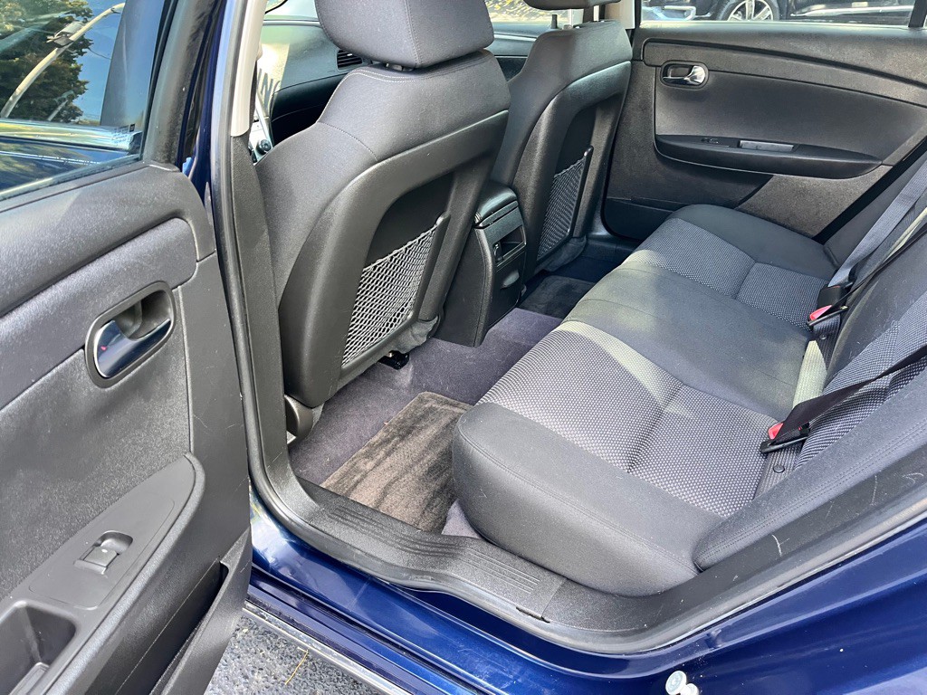 2010 Chevrolet Malibu Image 24