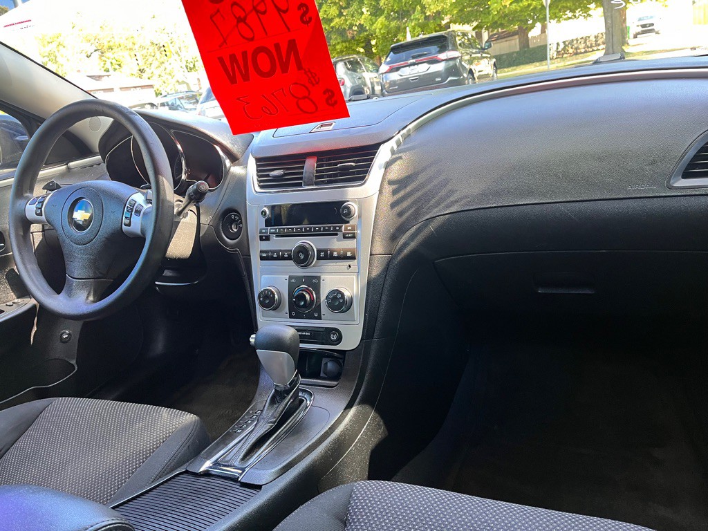 2010 Chevrolet Malibu Image 26