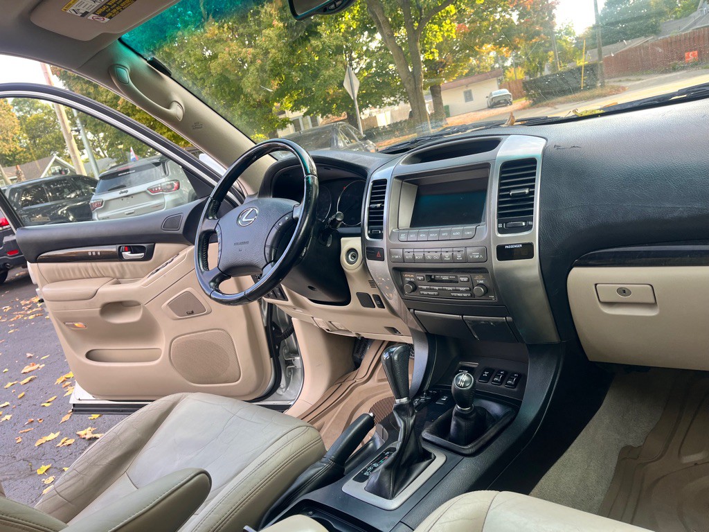 2005 Lexus GX 470 Image 28