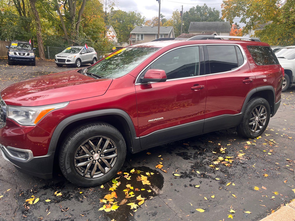 2018 GMC Acadia Image 2