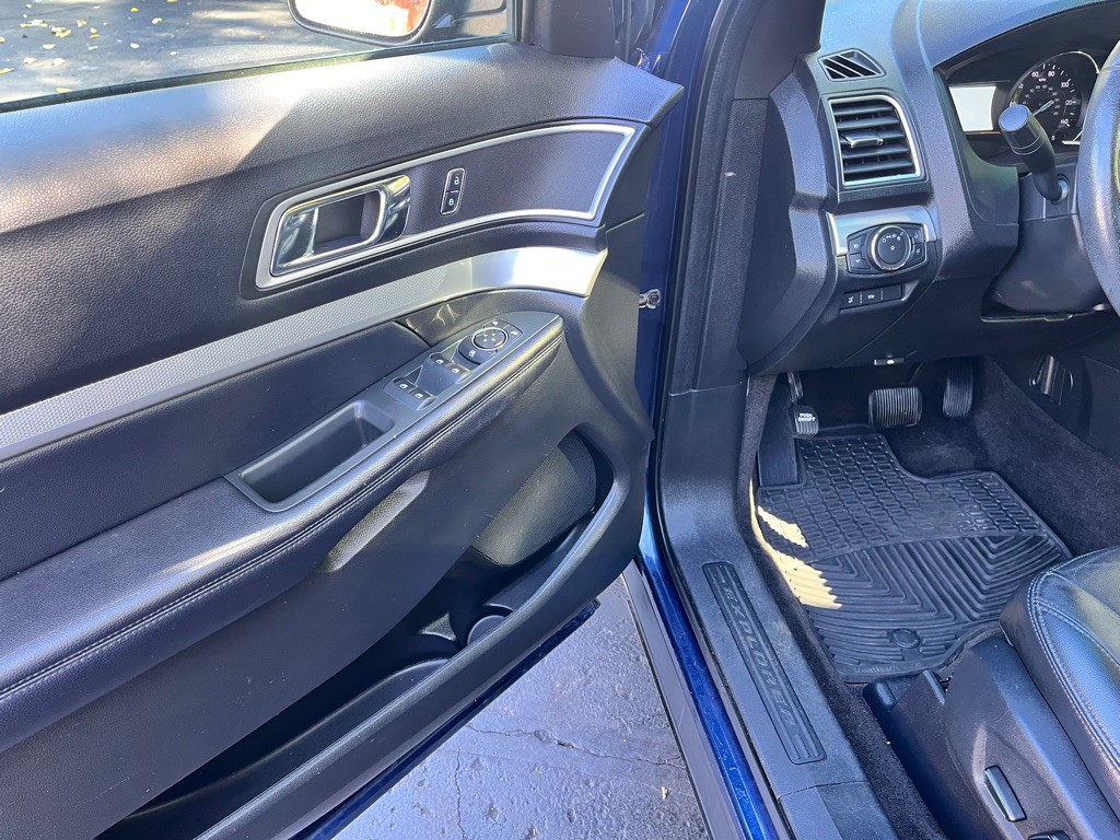 2016 Ford Explorer Image 24