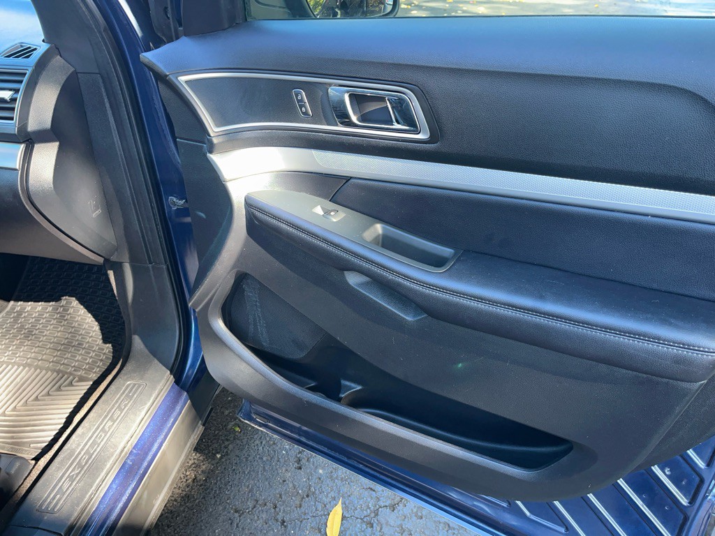 2016 Ford Explorer Image 28