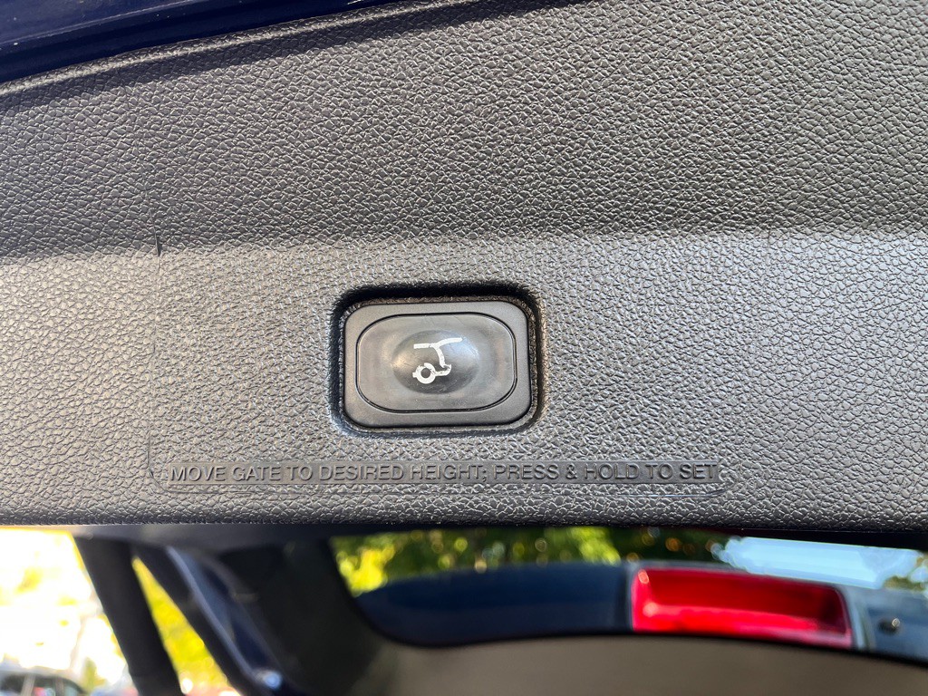 2016 Ford Explorer Image 35