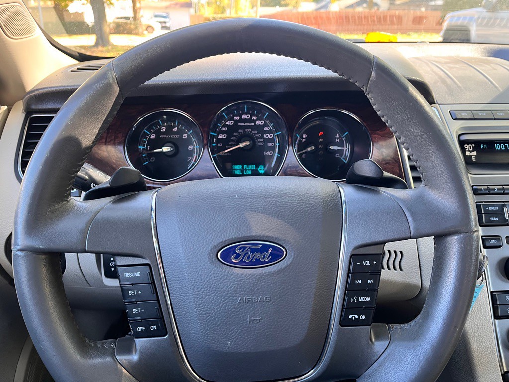 2011 Ford Taurus Image 19