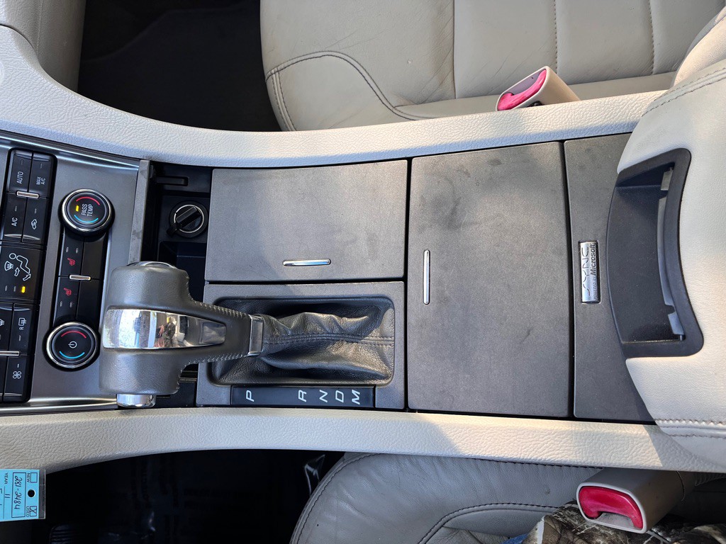 2011 Ford Taurus Image 21