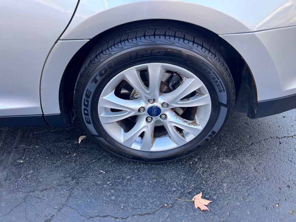 2011 Ford Taurus Image 29