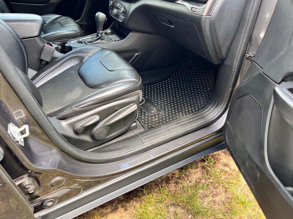 2019 Jeep Cherokee Image 16