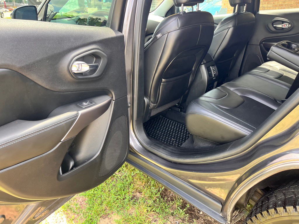 2019 Jeep Cherokee Image 22