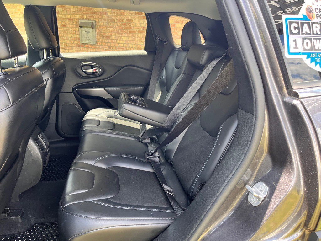 2019 Jeep Cherokee Image 24