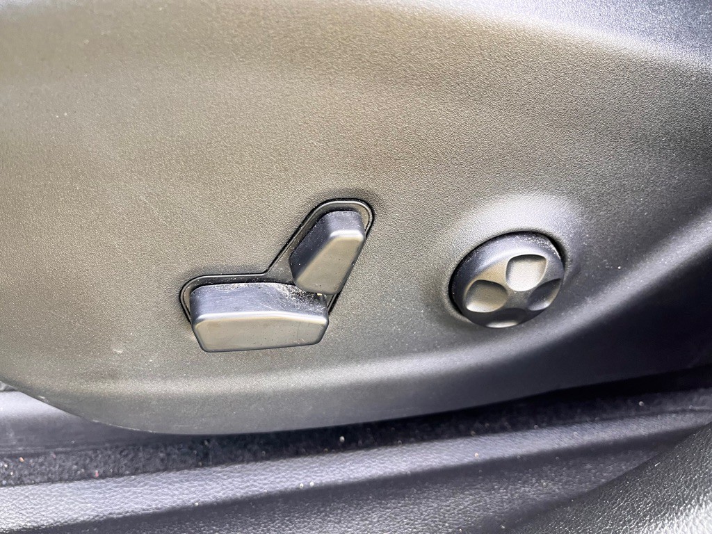 2019 Jeep Cherokee Image 38