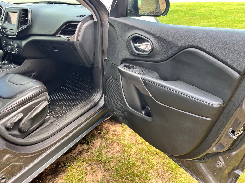 2019 Jeep Cherokee Image 39