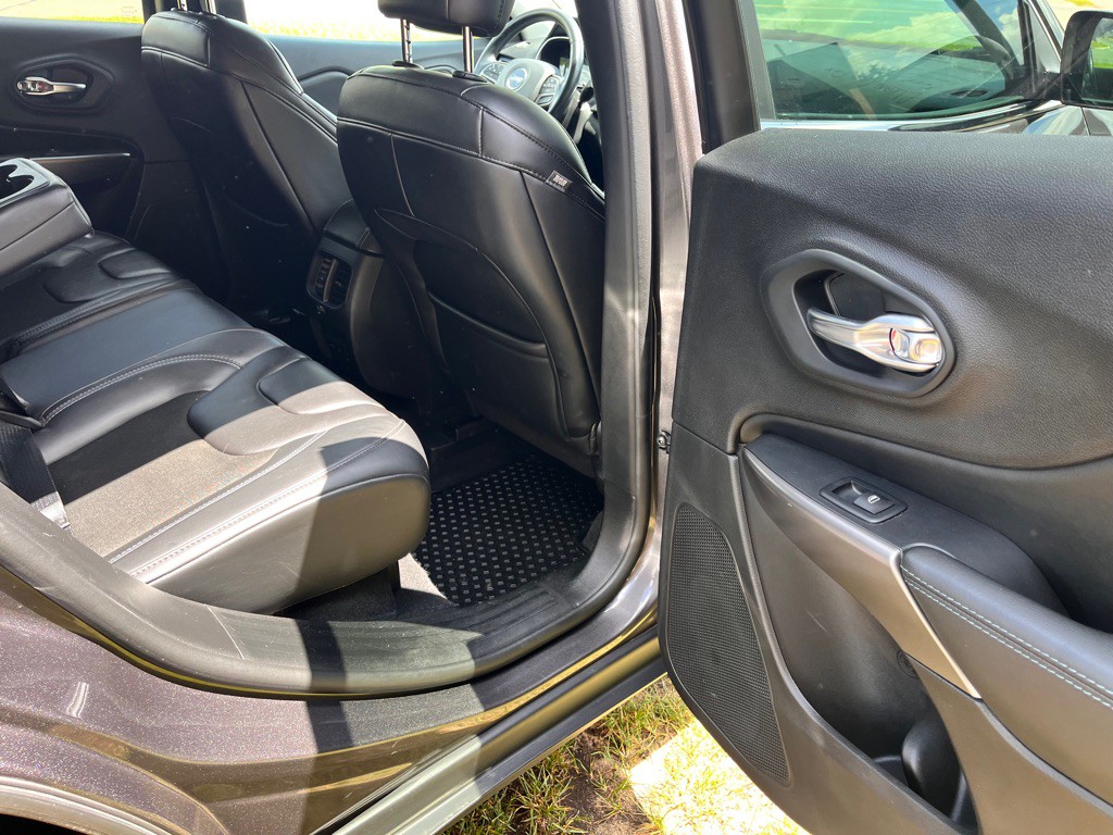 2019 Jeep Cherokee Image 40