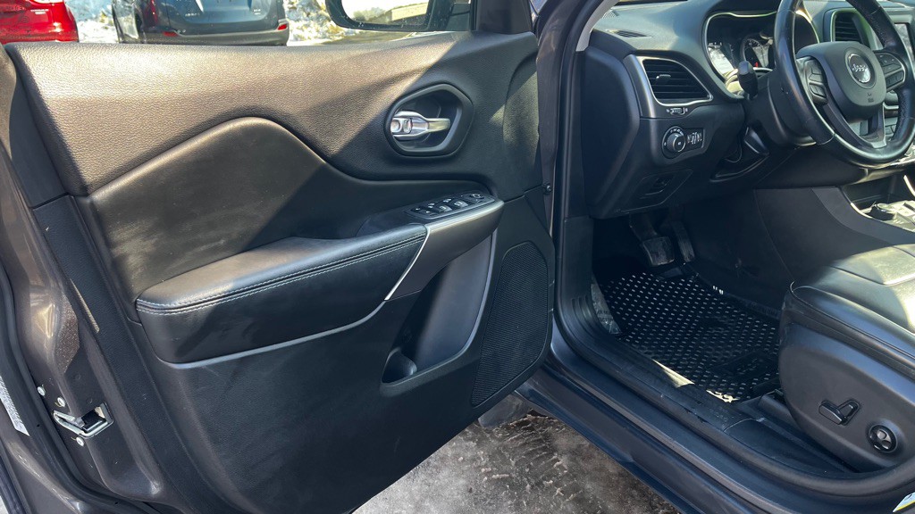 2019 Jeep Cherokee Image 21