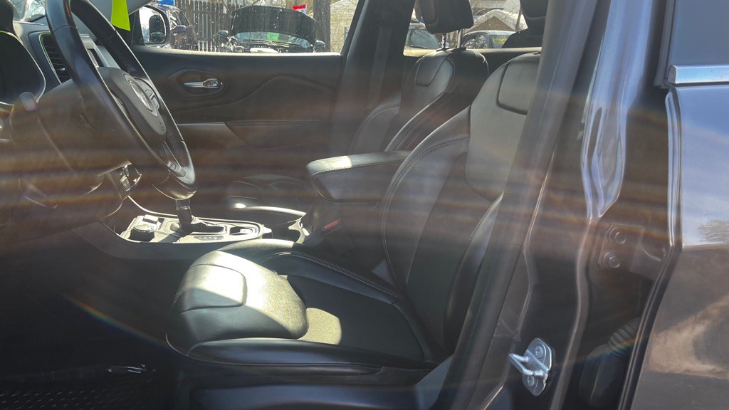 2019 Jeep Cherokee Image 23