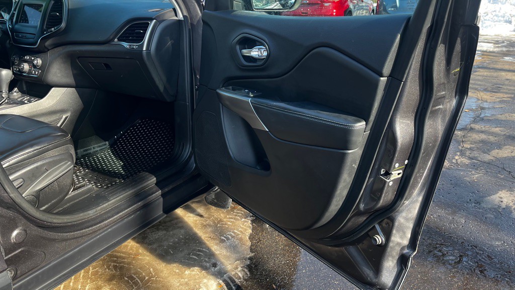 2019 Jeep Cherokee Image 25