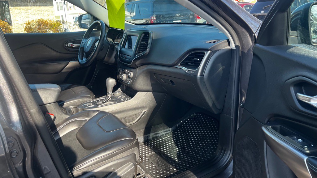 2019 Jeep Cherokee Image 26