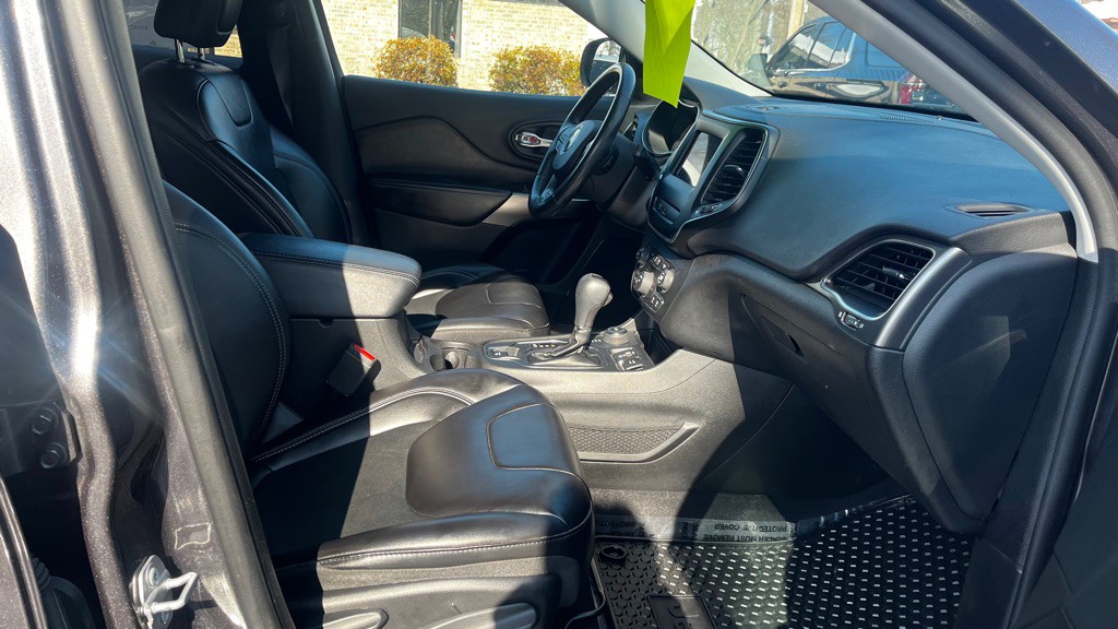 2019 Jeep Cherokee Image 27