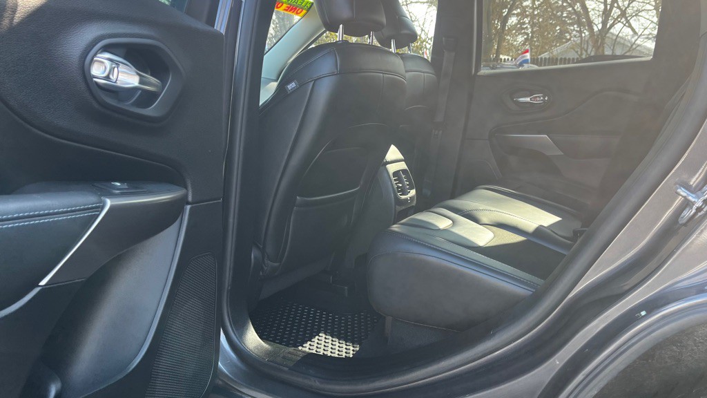 2019 Jeep Cherokee Image 33