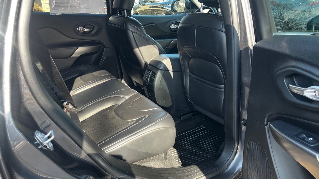 2019 Jeep Cherokee Image 36