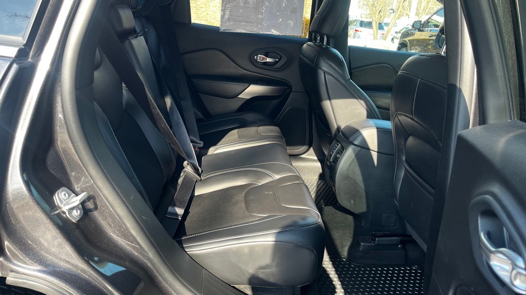 2019 Jeep Cherokee Image 37