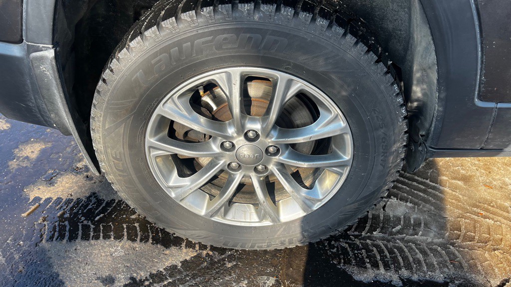 2019 Jeep Cherokee Image 43