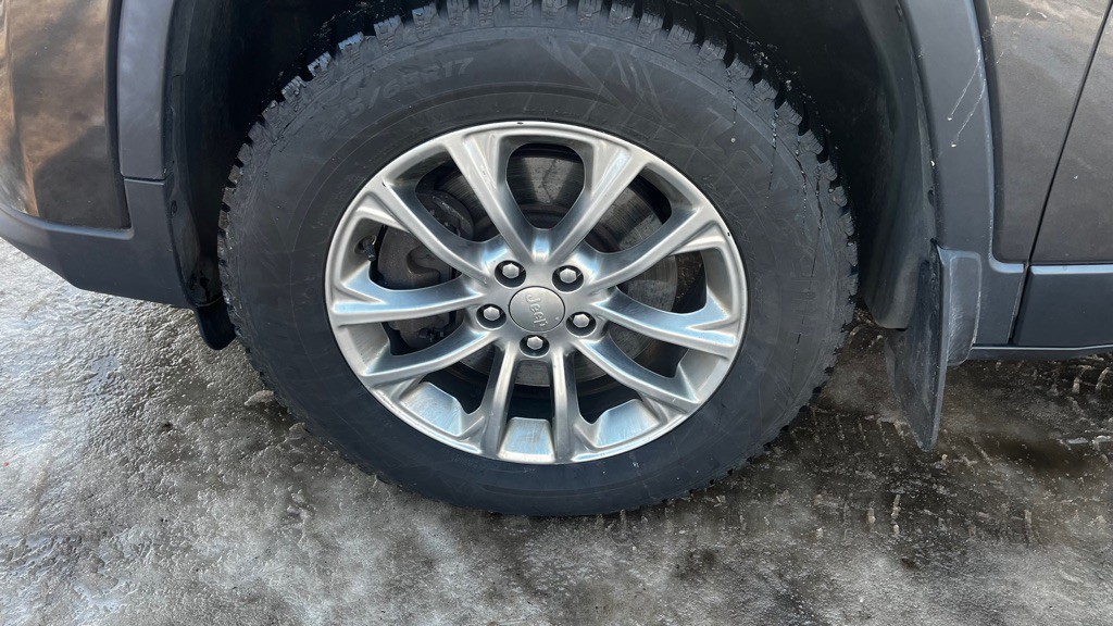 2019 Jeep Cherokee Image 47