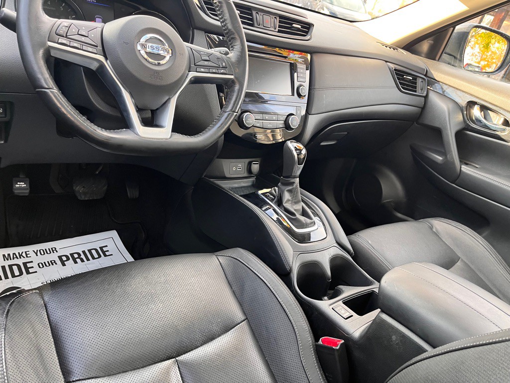 2018 Nissan Rogue Image 13