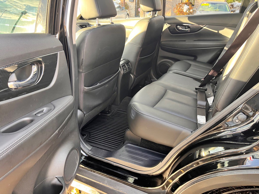 2018 Nissan Rogue Image 14