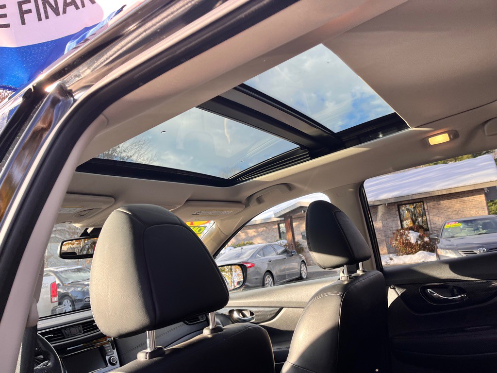 2018 Nissan Rogue Image 15