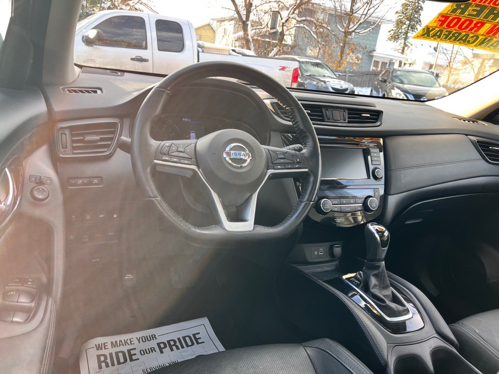 2018 Nissan Rogue Image 16