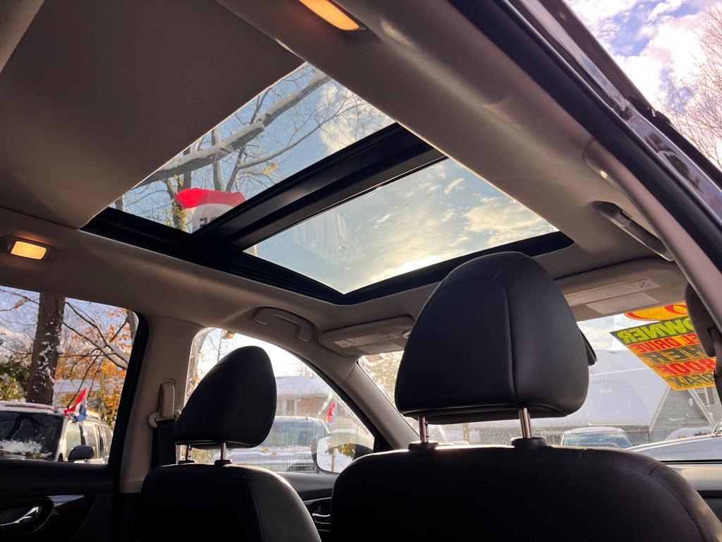 2018 Nissan Rogue Image 18