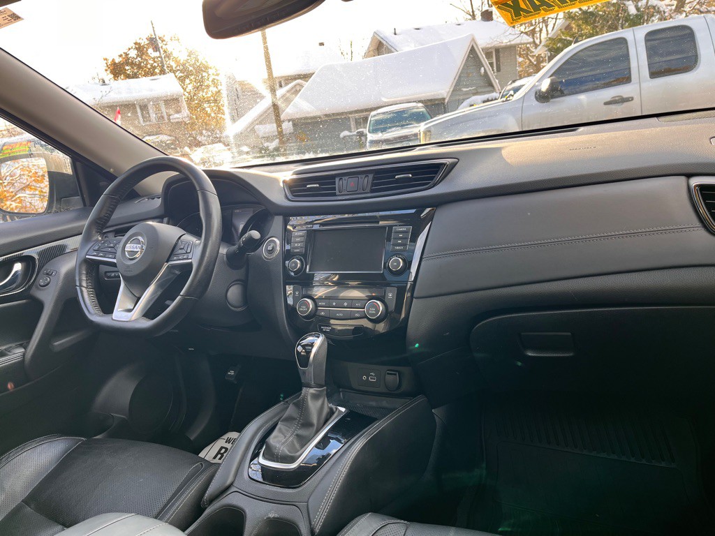 2018 Nissan Rogue Image 22