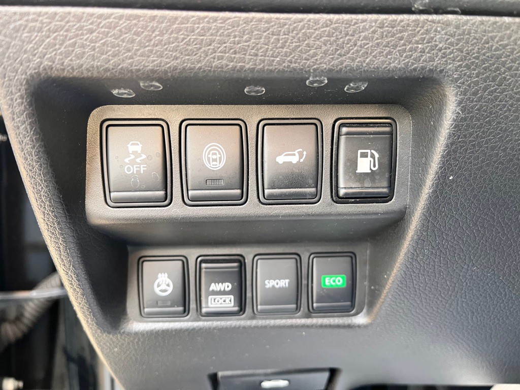 2018 Nissan Rogue Image 36