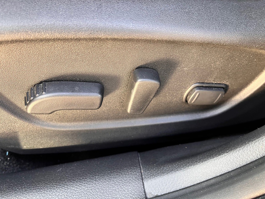 2018 Nissan Rogue Image 40