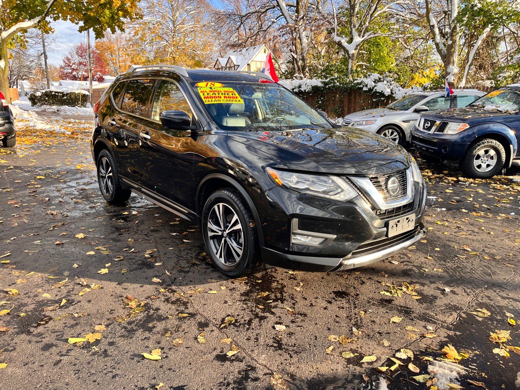 2018 Nissan Rogue Image 1