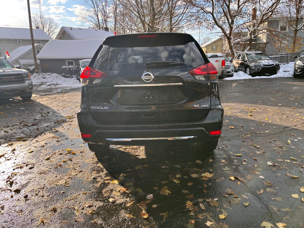 2018 Nissan Rogue Image 5