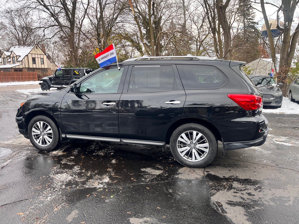 2018 Nissan Pathfinder Image 4